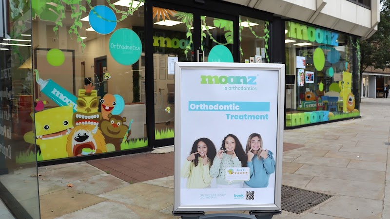 Imagen de MOONZ LONDON